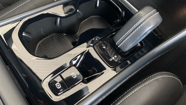 Volvo Xc40 2.0 B4P R DESIGN 5dr Auto Petrol Estate